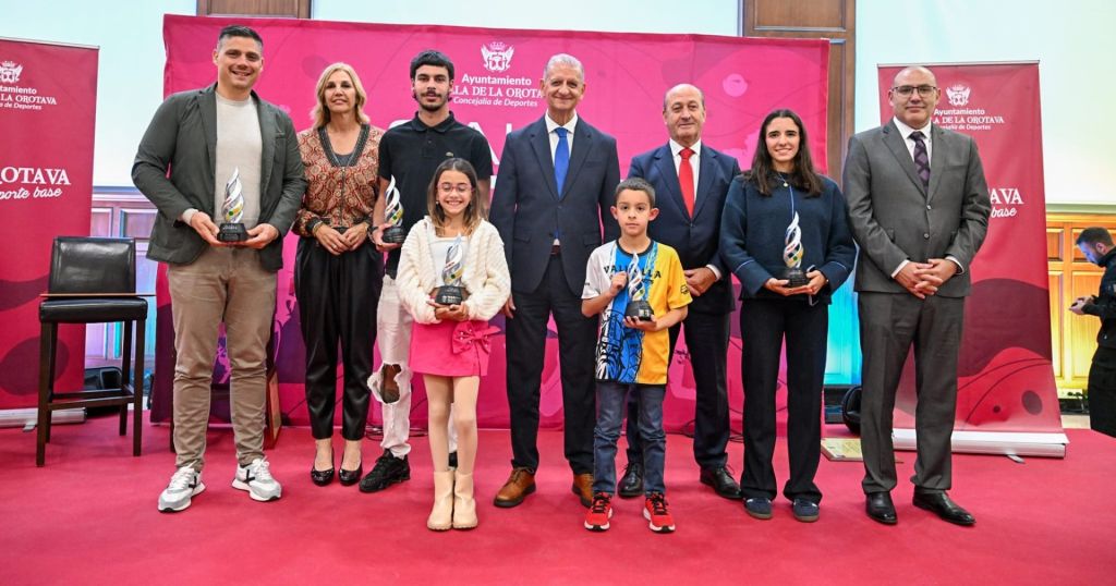 Foto de familia de la Gala del Deporte. (LA OROTAVA)