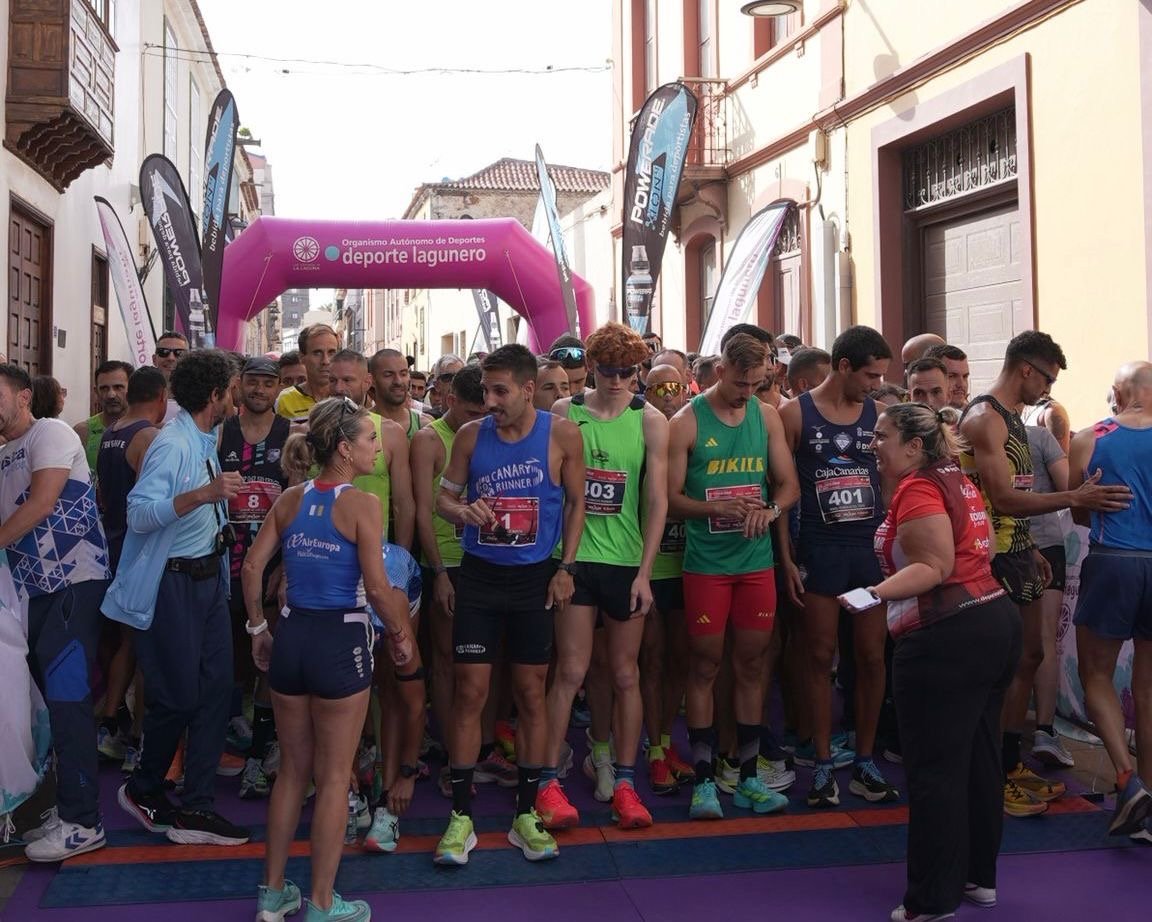 Los corredores, antes de la salida (OAD LA LAGUNA)