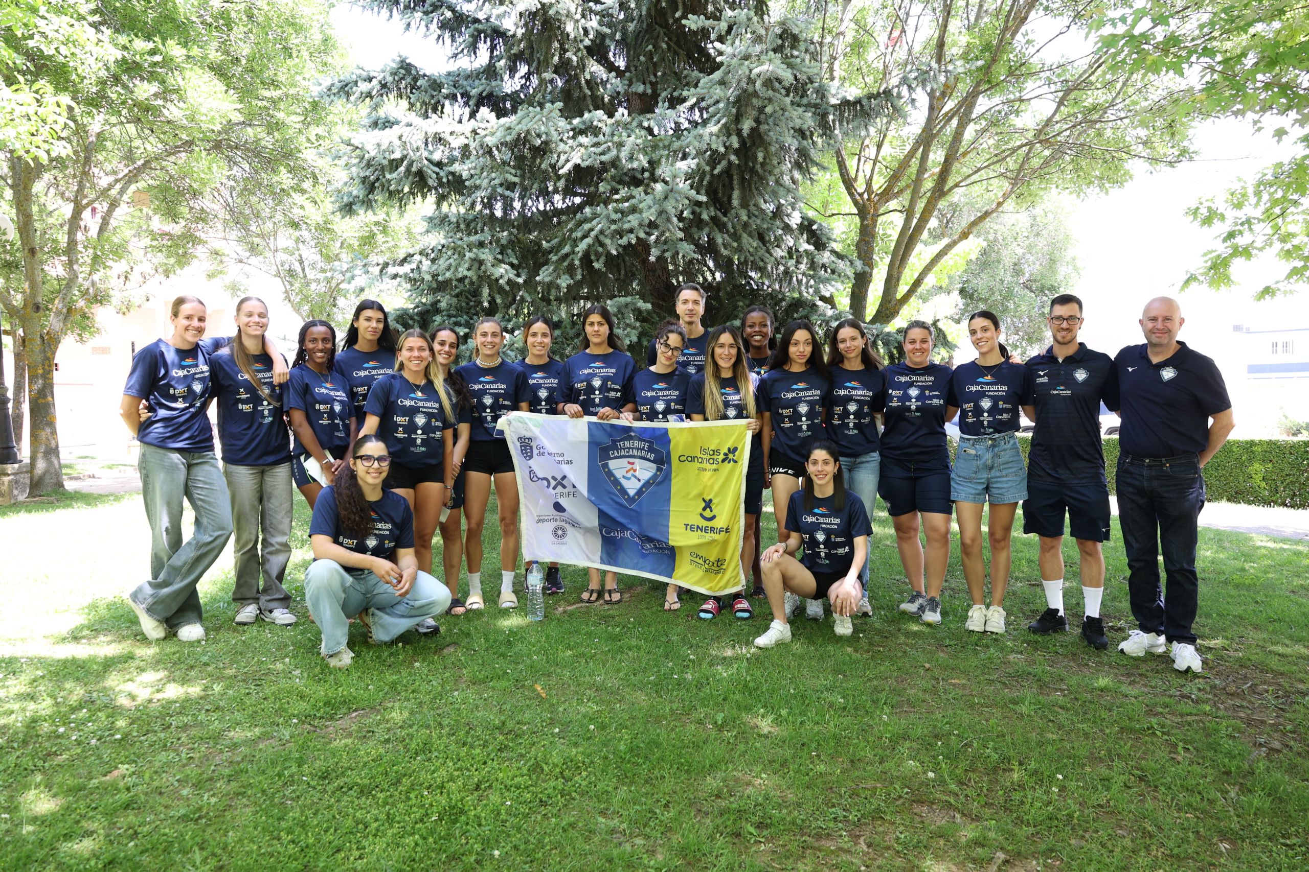 El equipo femenino del Tenerife CajaCanarias (CEDIDA)