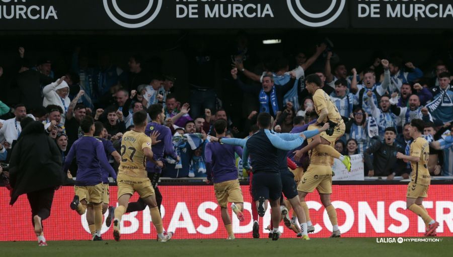 El Málaga CF celebra su gol en el Cartagonova (LA LIGA)
