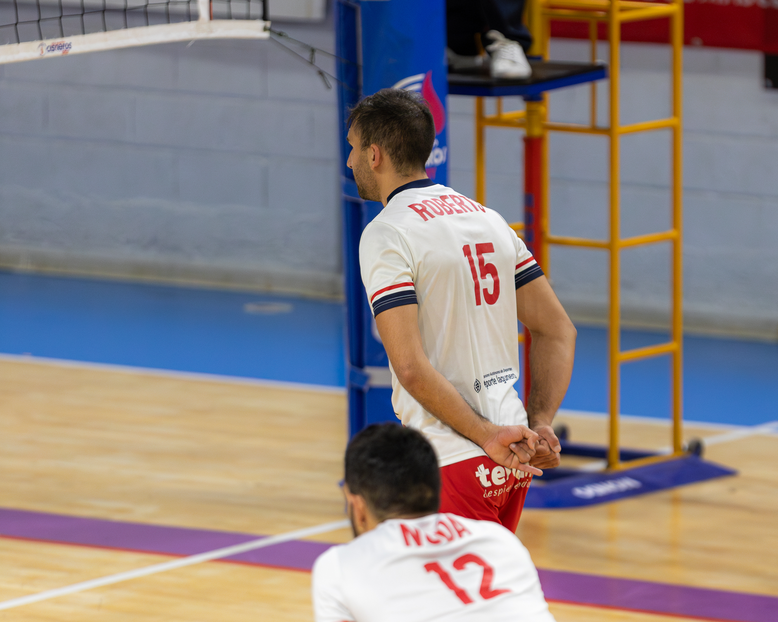 Nacho Roberts marcando jugada (CEDIDA)