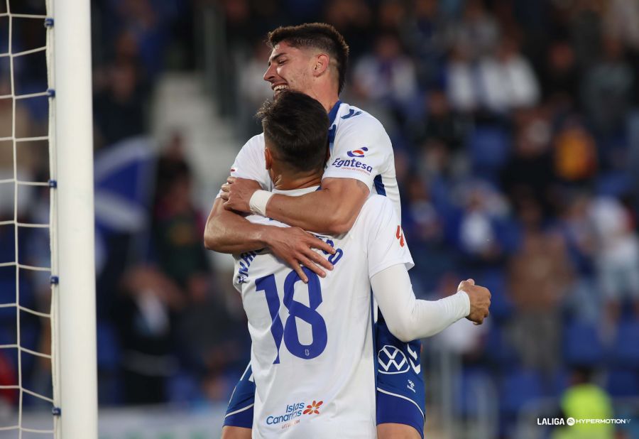 Gallego y Waldo celebran un gol ante el Cádiz (LaLiga)