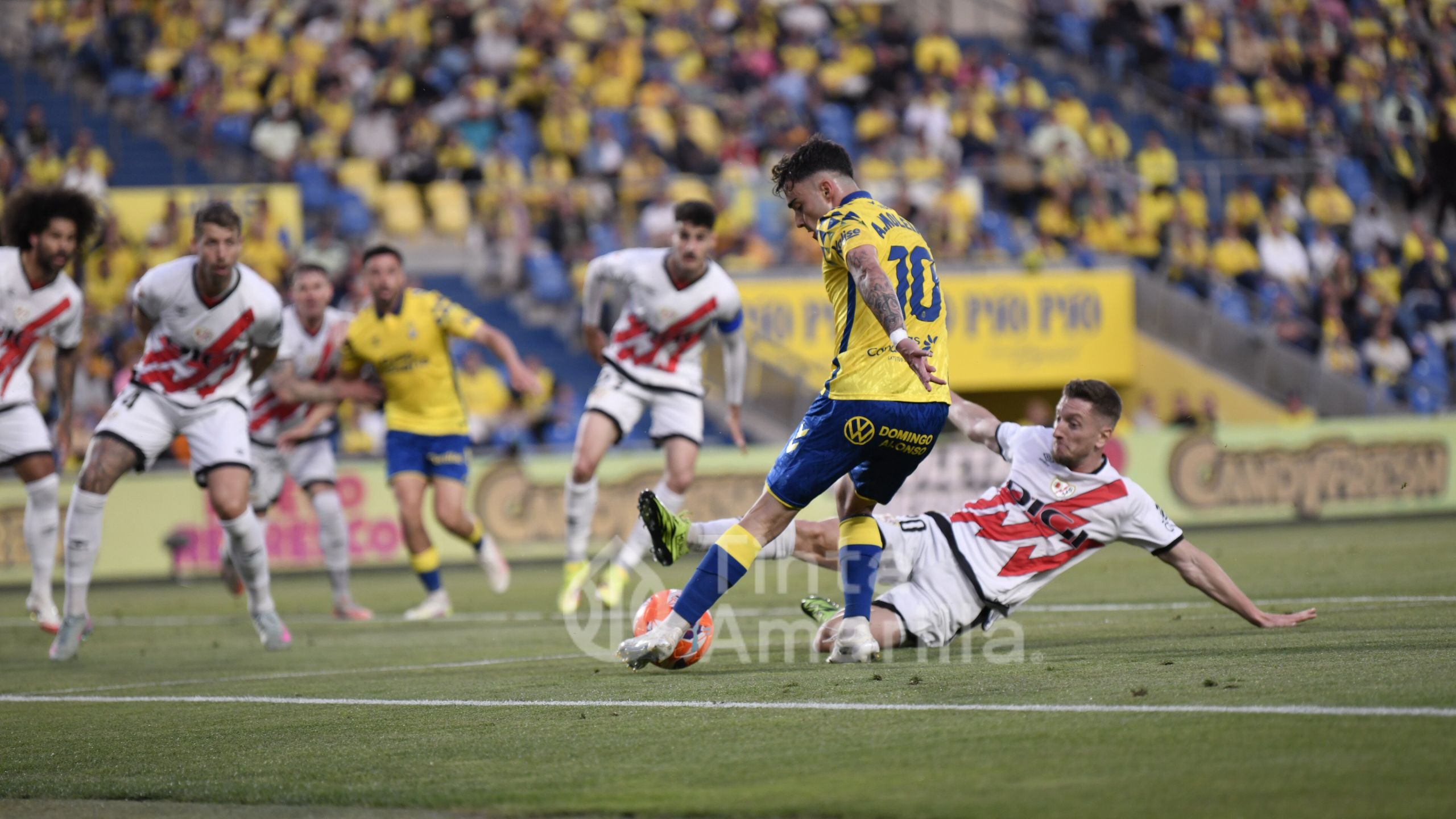 Acción de Las Palmas - Rayo Vallecano (TINTAAMARILLA.ES).