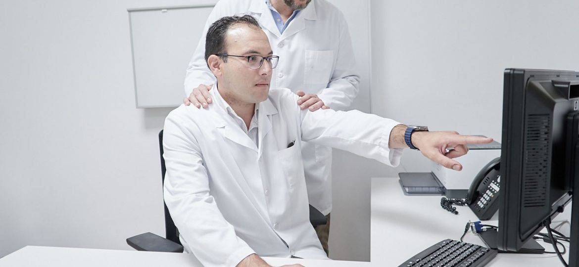 Los doctores Juan Carlos Moy Petersen y Octavio de la Torre Scherak (CEDIDA)