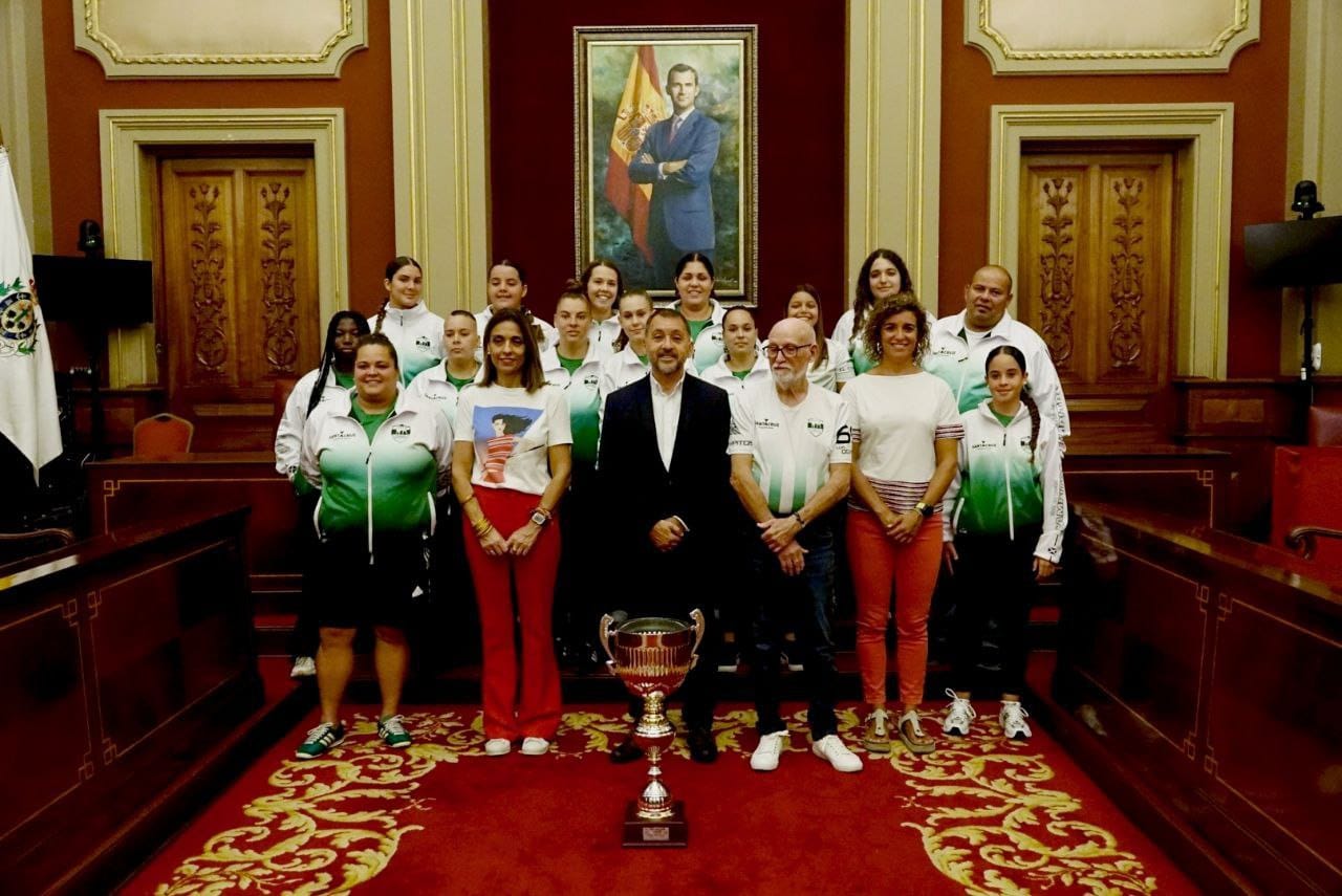 Recepción del club en el ayuntamiento (CEDIDA)
