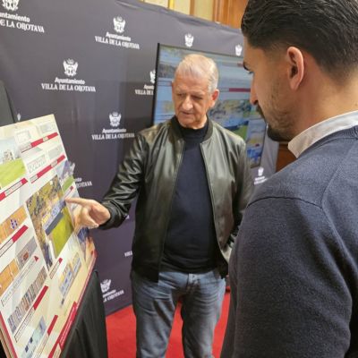 Presentación del nuevo proyecto de construcción de vestuarios en el Estadio Municipal Los Cuartos (CEDIDA)