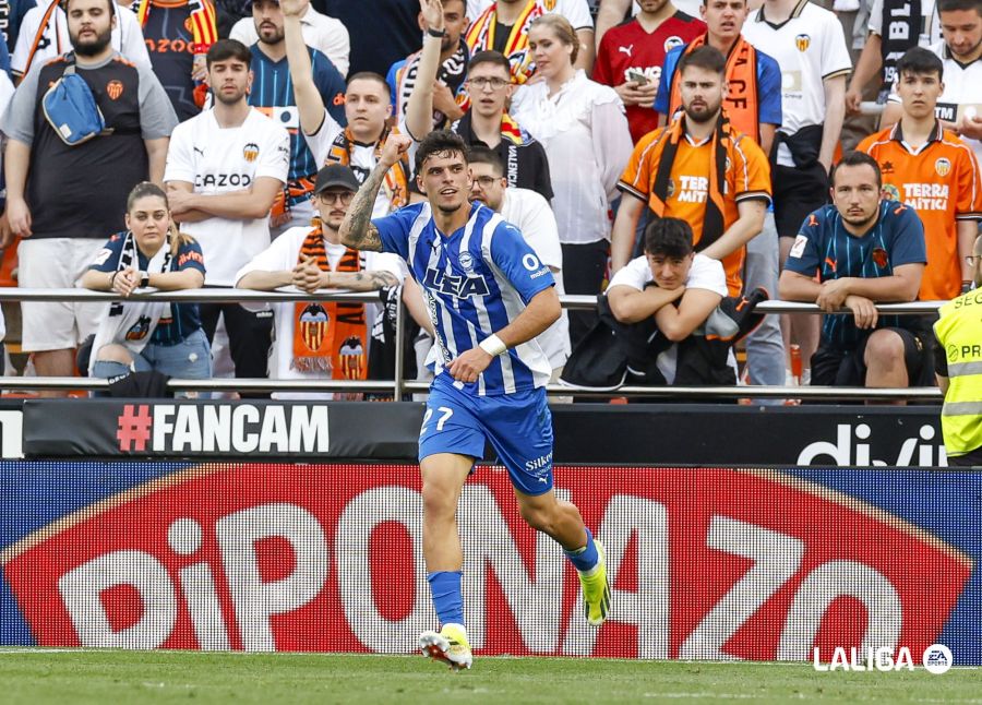 Javi López tras marcar en Mestalla (LA LIGA)