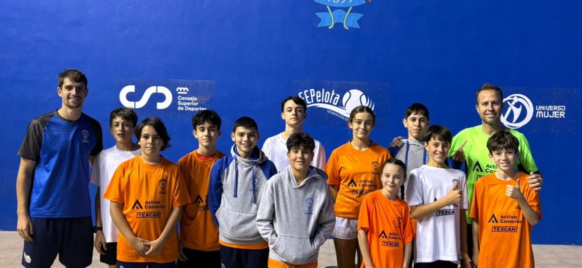 Equipo del Círculo de Amistad XII de Enero (CEDIDA)