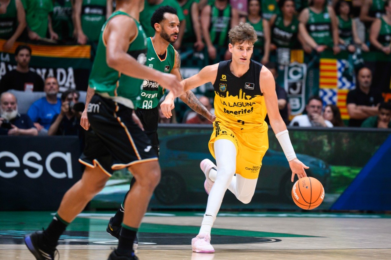 Henri Drell en la eliminatoria contra el Joventut de Badalona (ACB Media / David Grau)