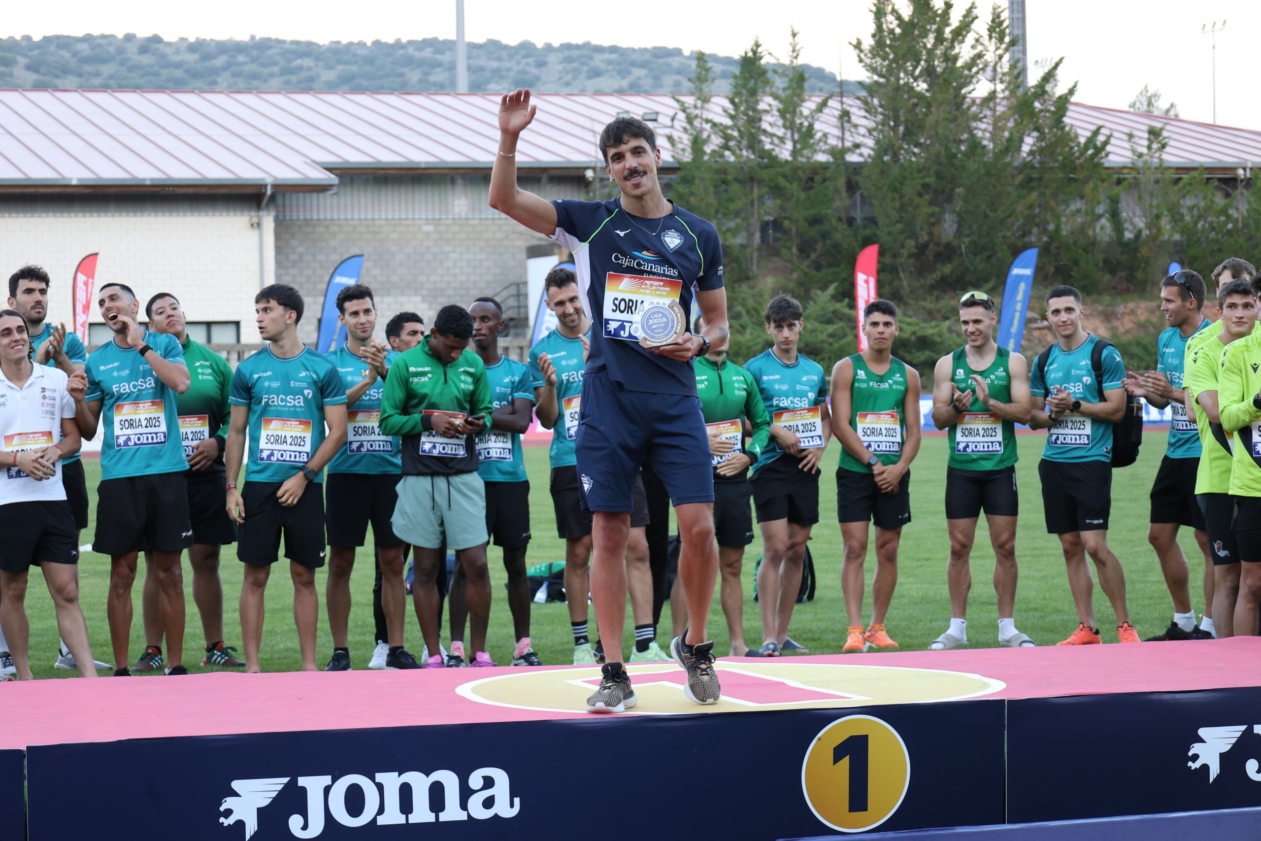 David Delgado recibiendo su premio (CEDIDA)