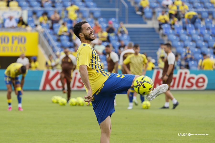 Kirian Rodríguez en un calentamiento (LA LIGA)