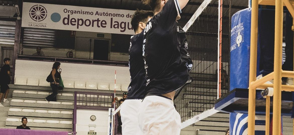 Bloqueo entre Fabián Flores y Thomas Sleurink (CEDIDA)