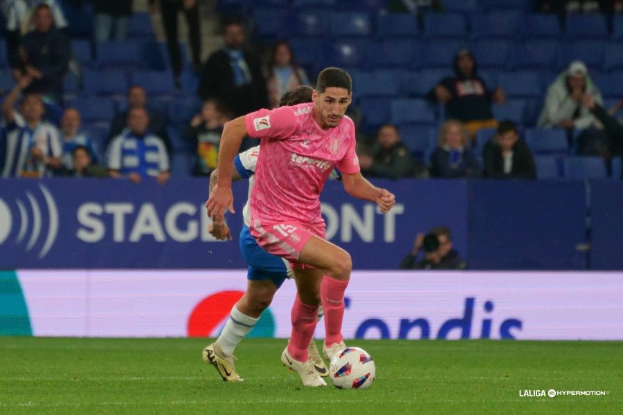 Yann Bodiger jugando ante el RCD Espanyol (LA LIGA)