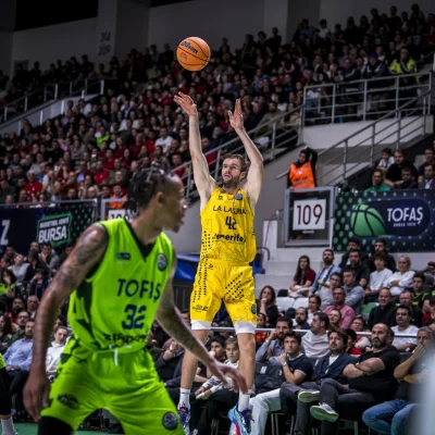 Aaron Doornekamp durante el partido en Turquía (BCL)