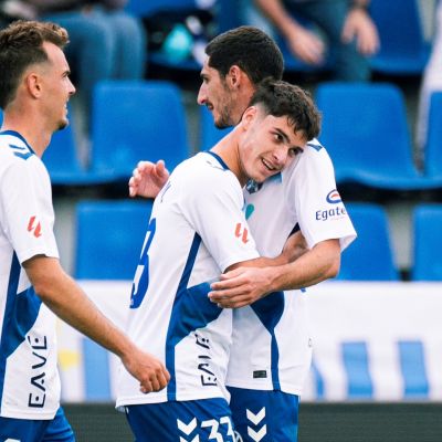 Aarón Martín celebra su gol al Huesca (CD TENERIFE)