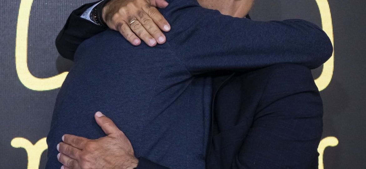 Abrazo entre Félix Hernández y Aniano Cabrera (CB Canarias)