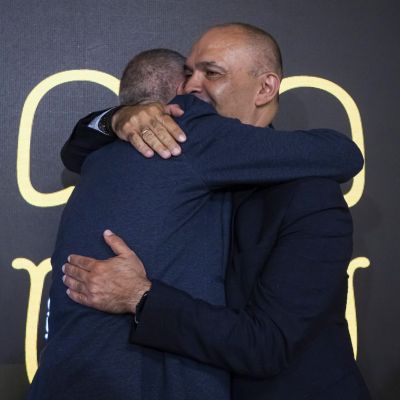 Abrazo entre Félix Hernández y Aniano Cabrera (CB Canarias)