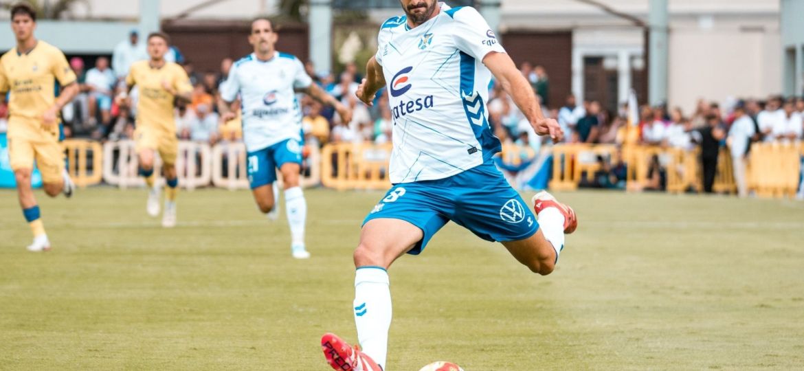 Acción del Tenerife- Las Palmas del Trofeo Teide 2025 (CD TENERIFE)