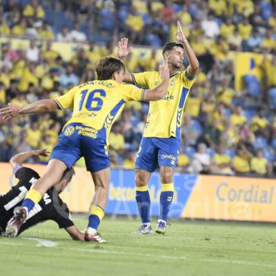 Acción del partido entre Las Palmas y el Andorra (TINTAAMARILLA.ES)