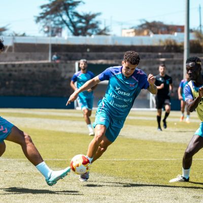Acción del partido entre el primer equipo y el filial (CD Tenerife)