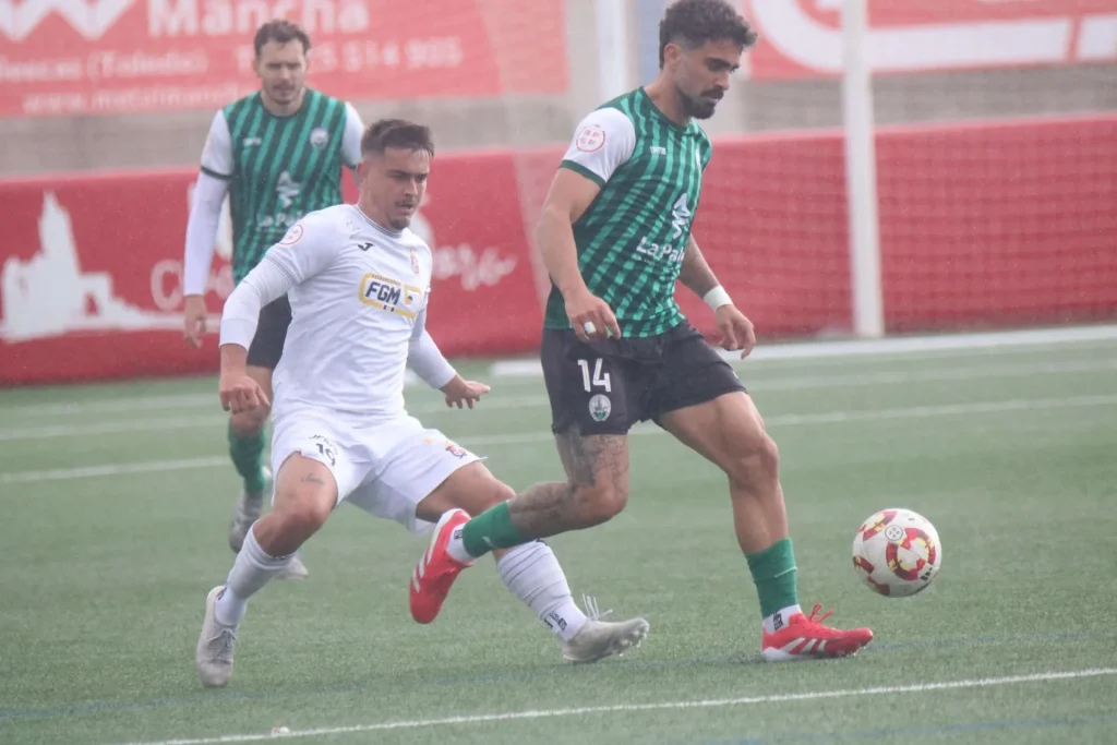 Acción del último partido del Atlético Paso (CD Illescas)