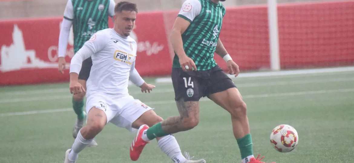 Acción del último partido del Atlético Paso (CD Illescas)