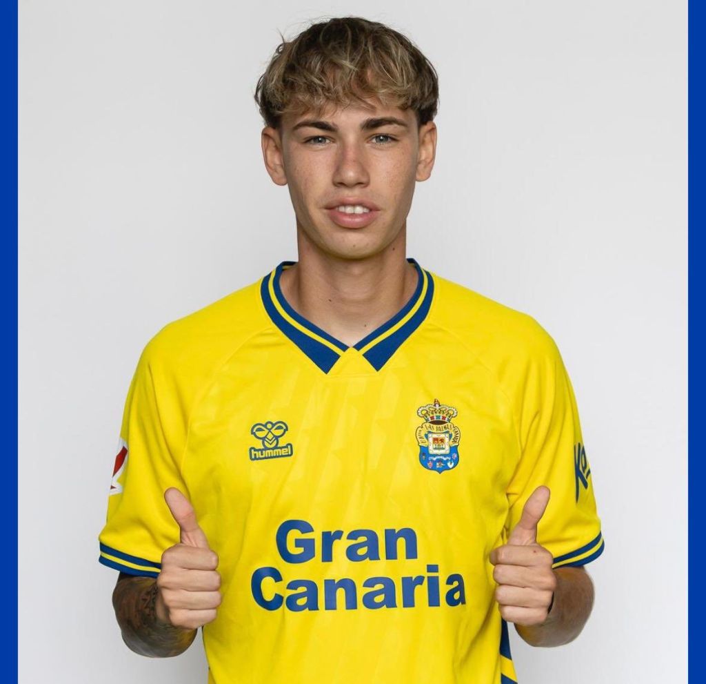 Adam Arvelo con la camiseta amarilla (@UDLP_Oficial)