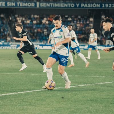 Adrián Guerrero contra el Elche (@CDTOficial)