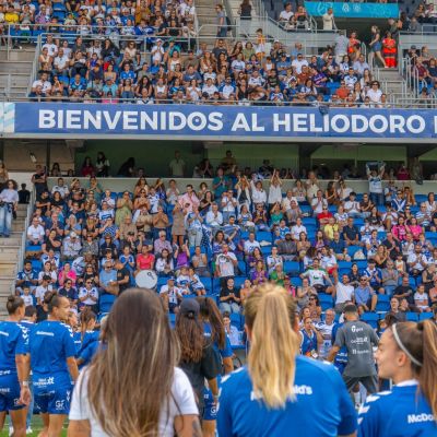 Afición blanquiazul en el partido ante el Real Madrid (@CDTFemenino)