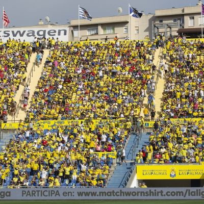 Afición de Las Palmas en el Estadio de Gran Canaria (UD LAS PALMAS)