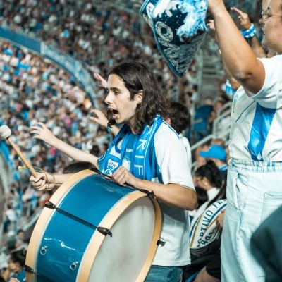 Aficionados animando al Tenerife (CD TENERIFE)|G1CjF7rWcAA7fyj