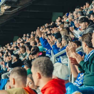 Aficionados del Tenerife en el Heliodoro (@CDTOficial)|Aficionados del Tenerife en el Heliodoro (@CDTOficial)
