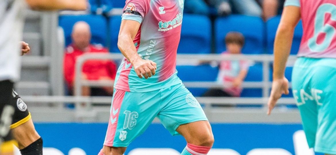 Aitor Sanz ante Unionistas (CD Tenerife)