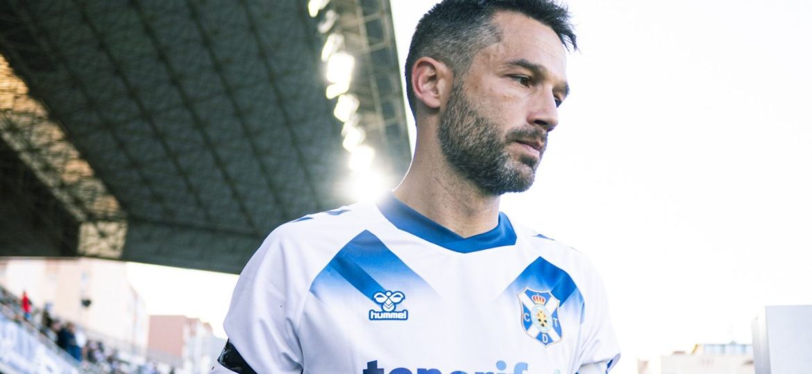 Aitor Sanz antes de jugar contra el Castellón (@CDTOficial)