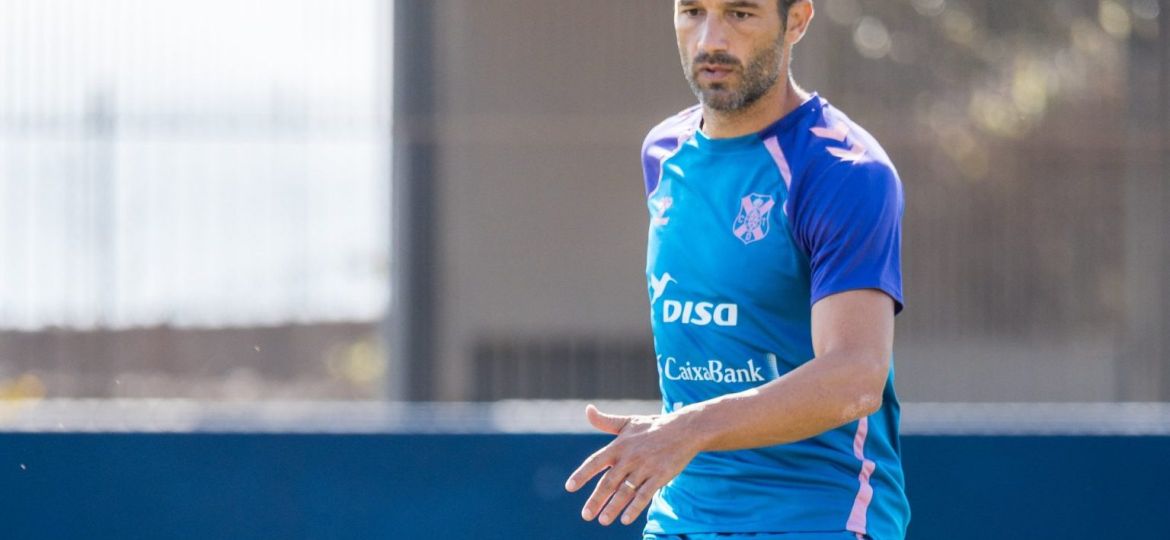 Aitor Sanz durante un entrenamiento (CD Tenerife)