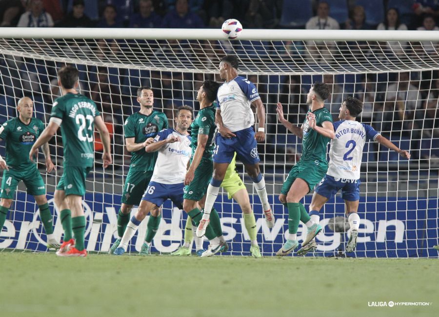 Aitor Sanz y Loïc durante el Tenerife- Racing de Ferrol (LA LIGA)