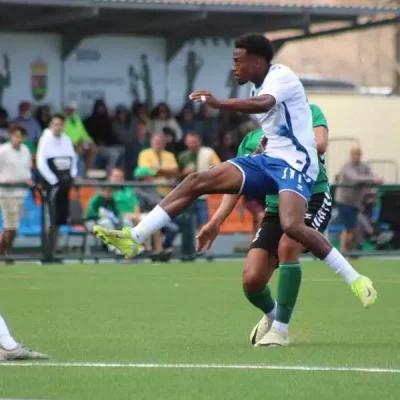 Alassan ante el Yaiza (CD Tenerife)