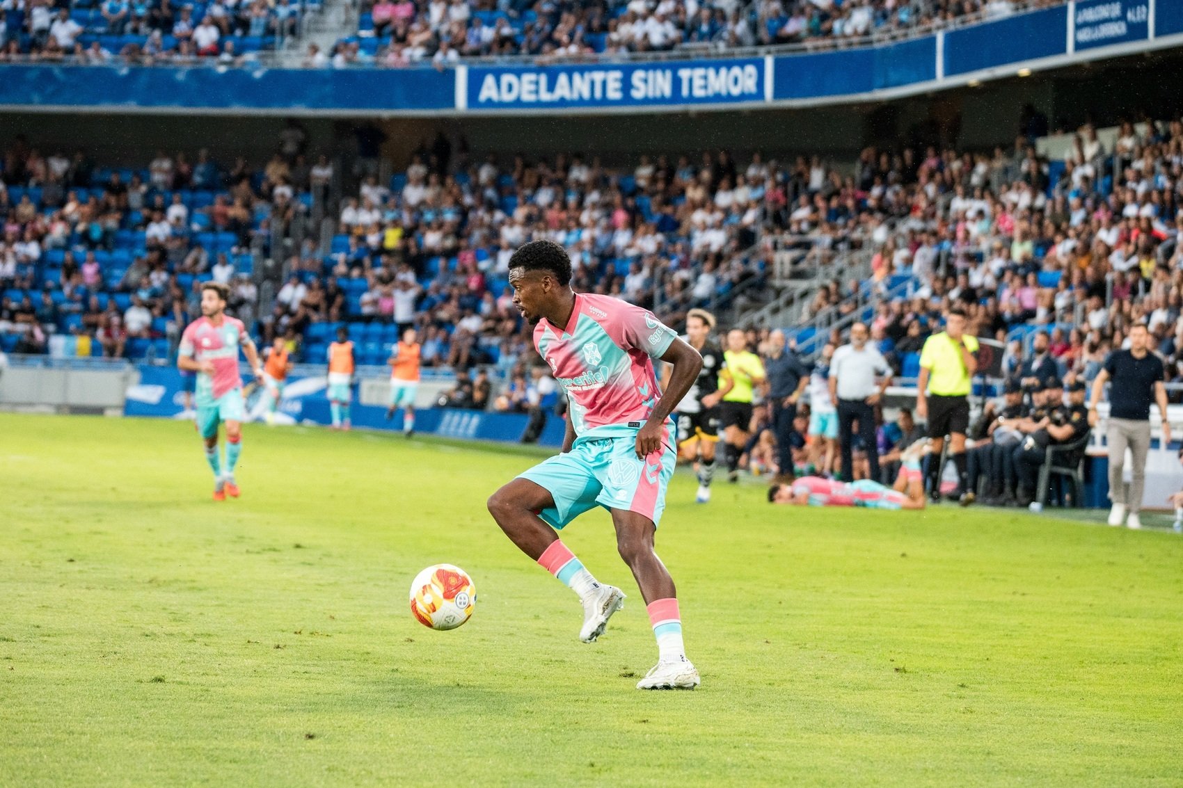 Alassan frente a Unionistas (CD Tenerife)