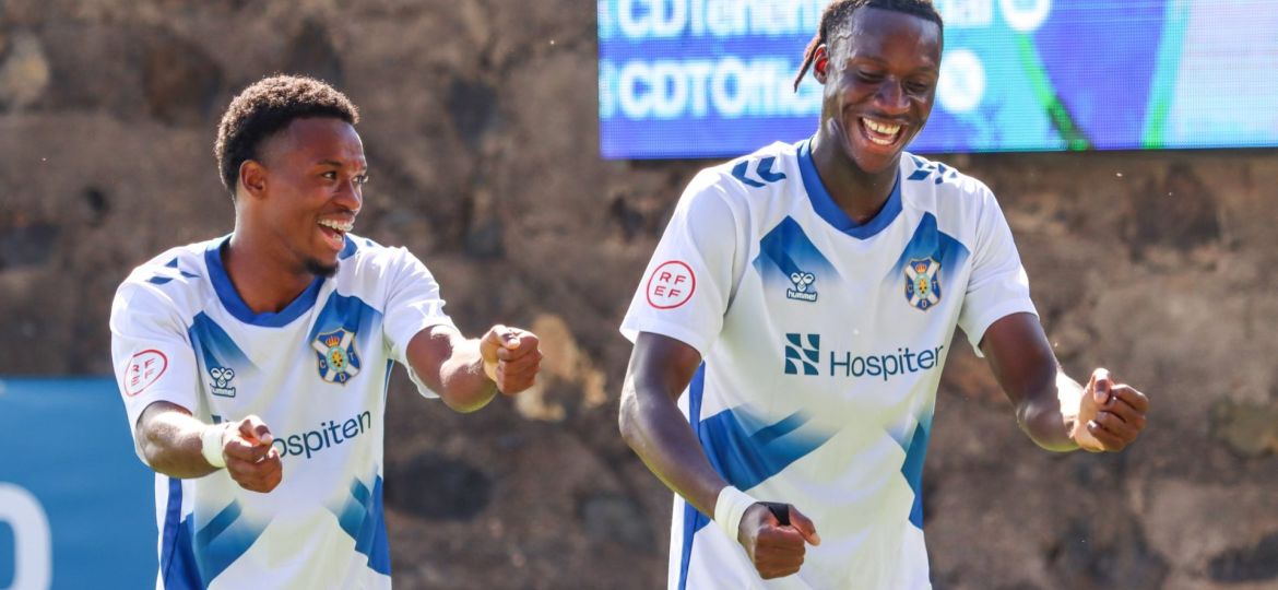 Alassan y Salifo bailan en la Ciudad Deportiva (@CdtCantera)