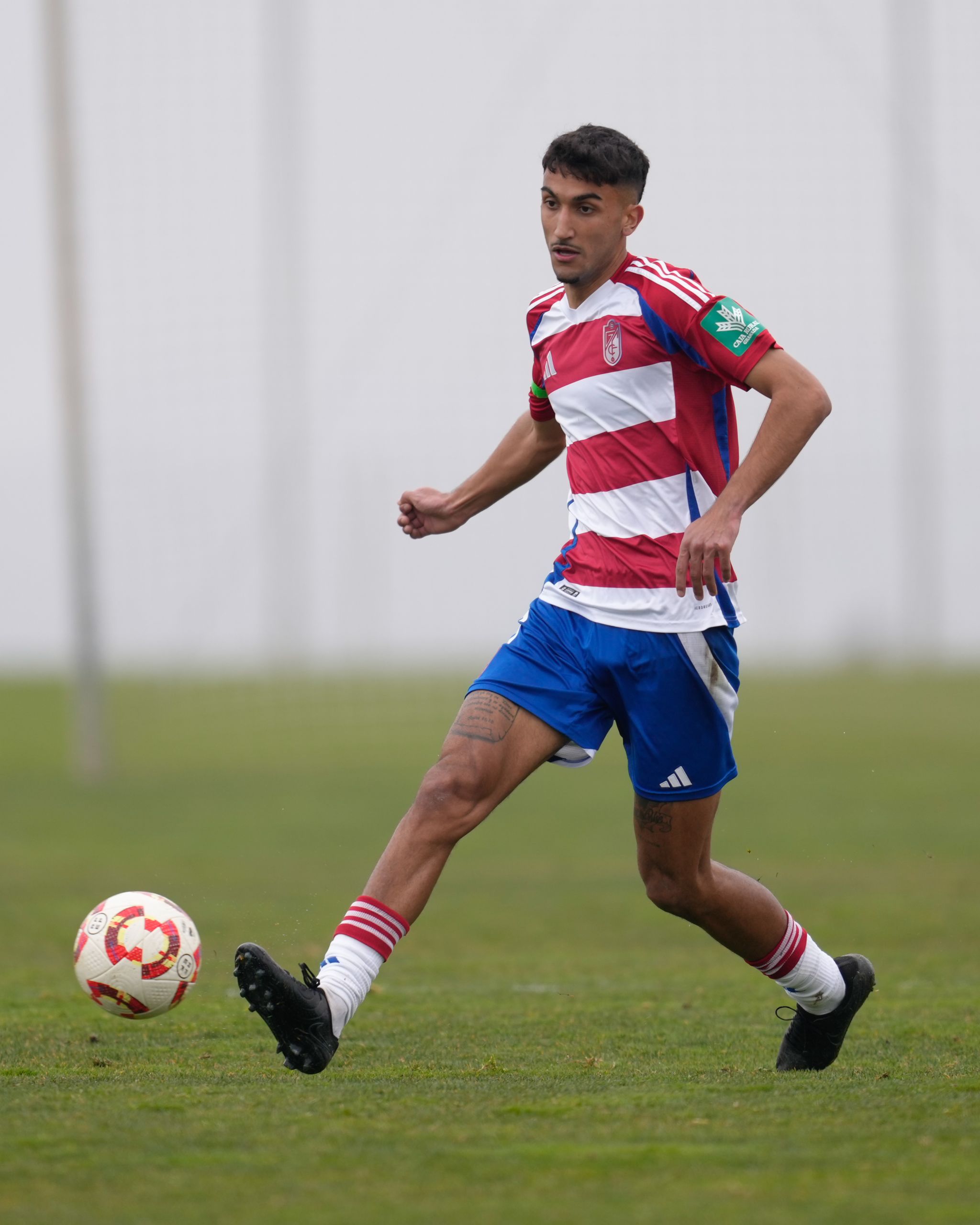 Alberto Ulloa con la rojiblanca (@CanteraNazari)