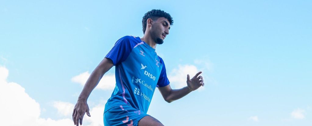 Alberto Ulloa en un entrenamiento (CD Tenerife)|Alberto Ulloa en un entrenamiento (CD Tenerife)