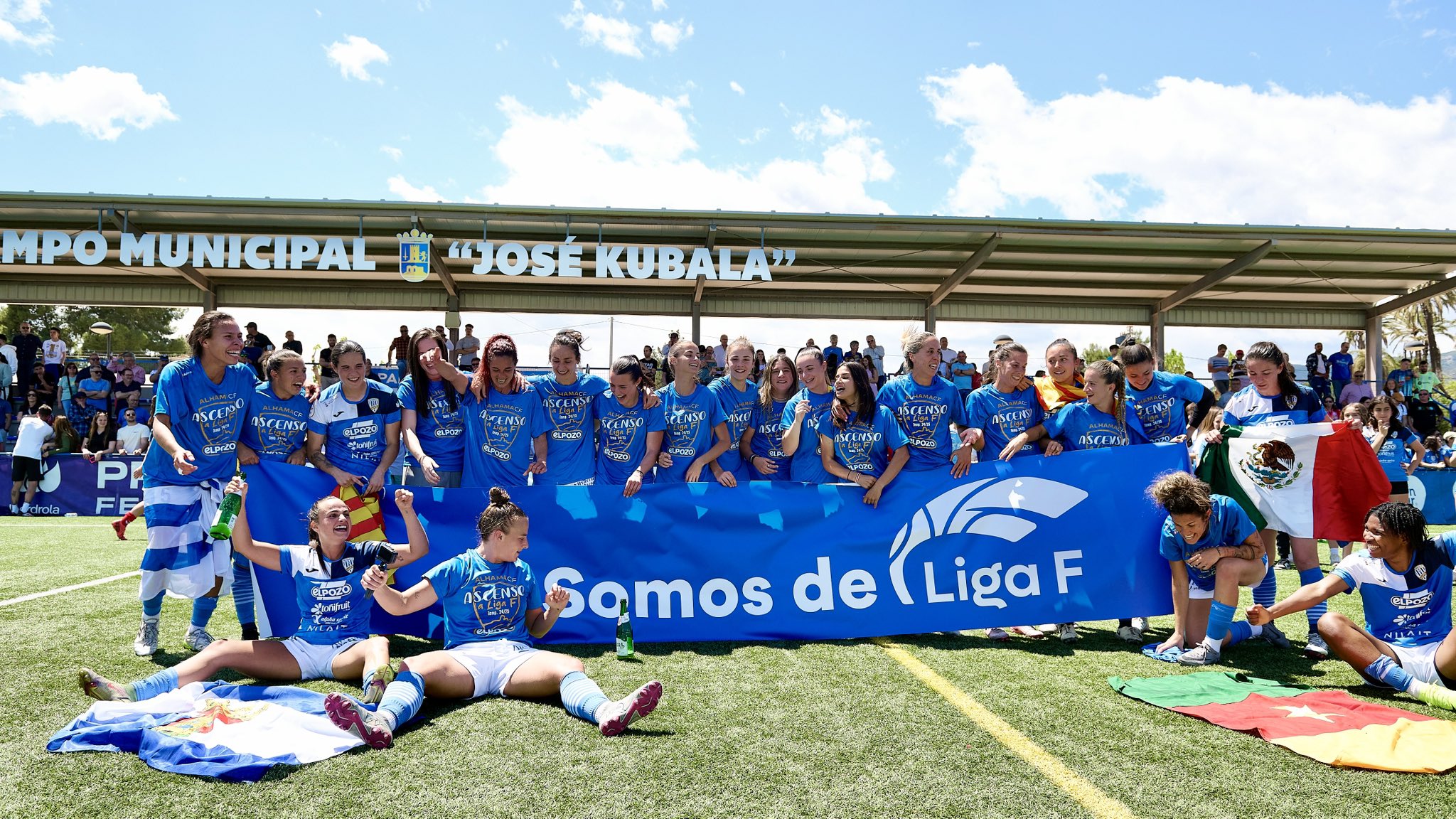 Alhama El Pozo celebra su ascenso (@LIGAFOFICIAL).