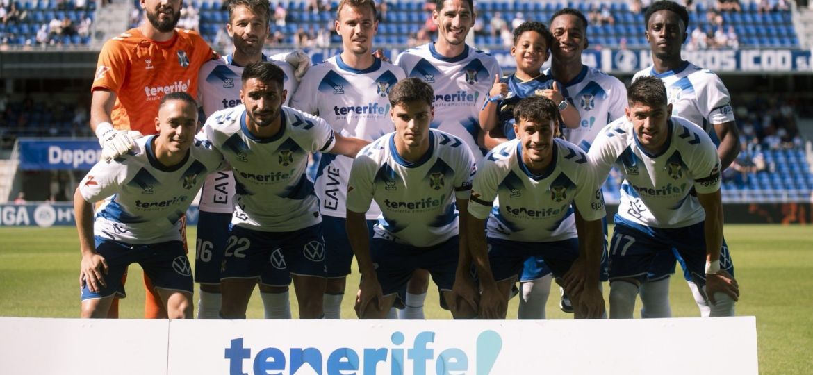 Alineación del Tenerife contra el Real Oviedo (CD TENERIFE) (1)