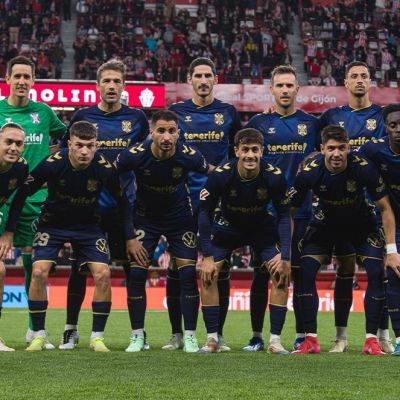 Alineación del Tenerife en el Molinón (CD TENERIFE)