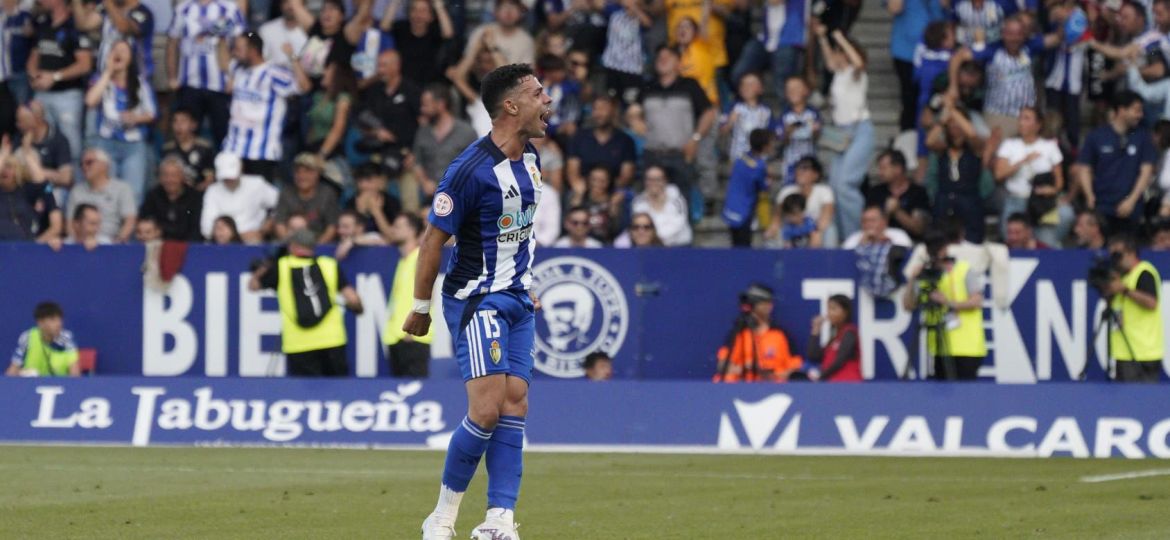 Álvaro Bustos celebrando con la Ponferradina (@AlvaroBustos10)