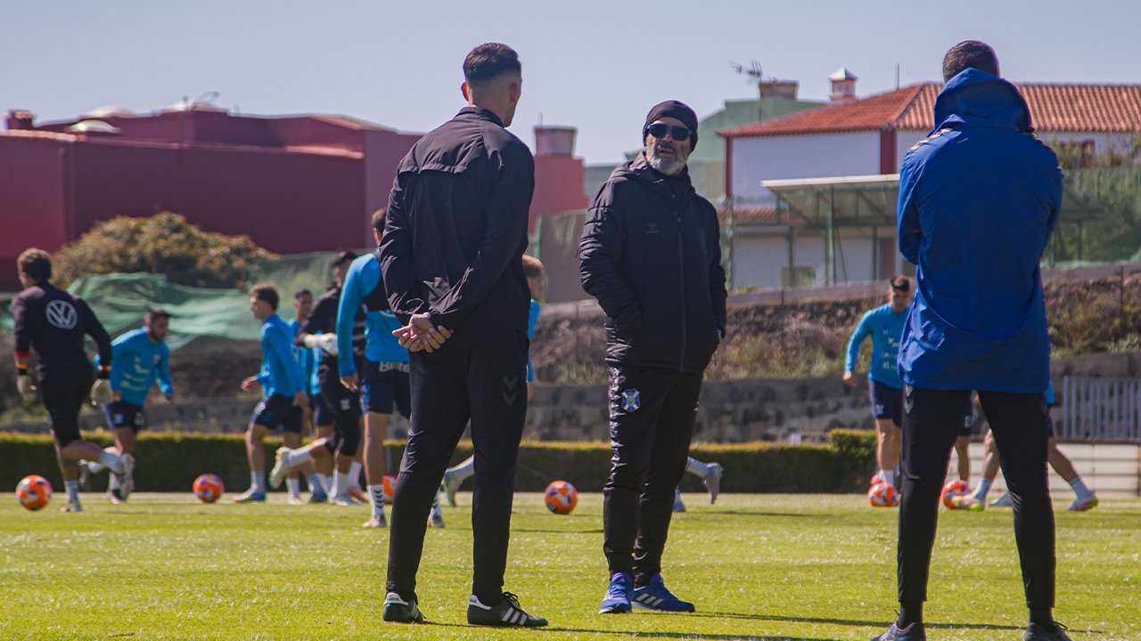 Álvaro Cervera durante un entrenamiento (CD Tenerife)