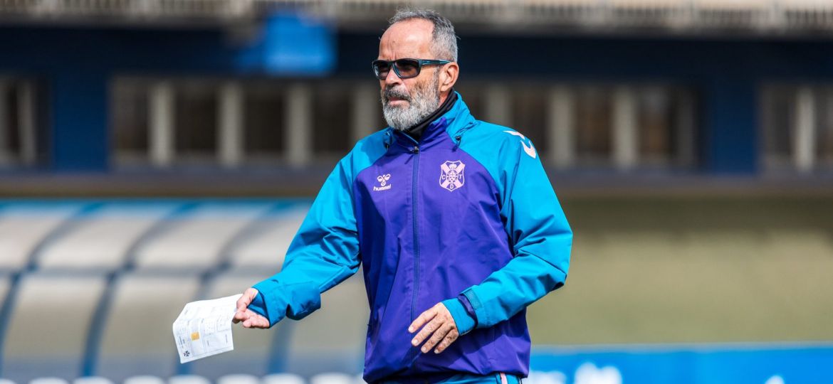 Álvaro Cervera en la Ciudad Deportiva (CD Tenerife)