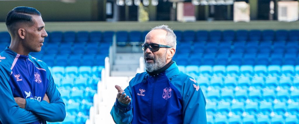 Álvaro Cervera hablando con Roberto Perera (CD Tenerife)|Álvaro Cervera hablando con Roberto Perera (CD Tenerife)