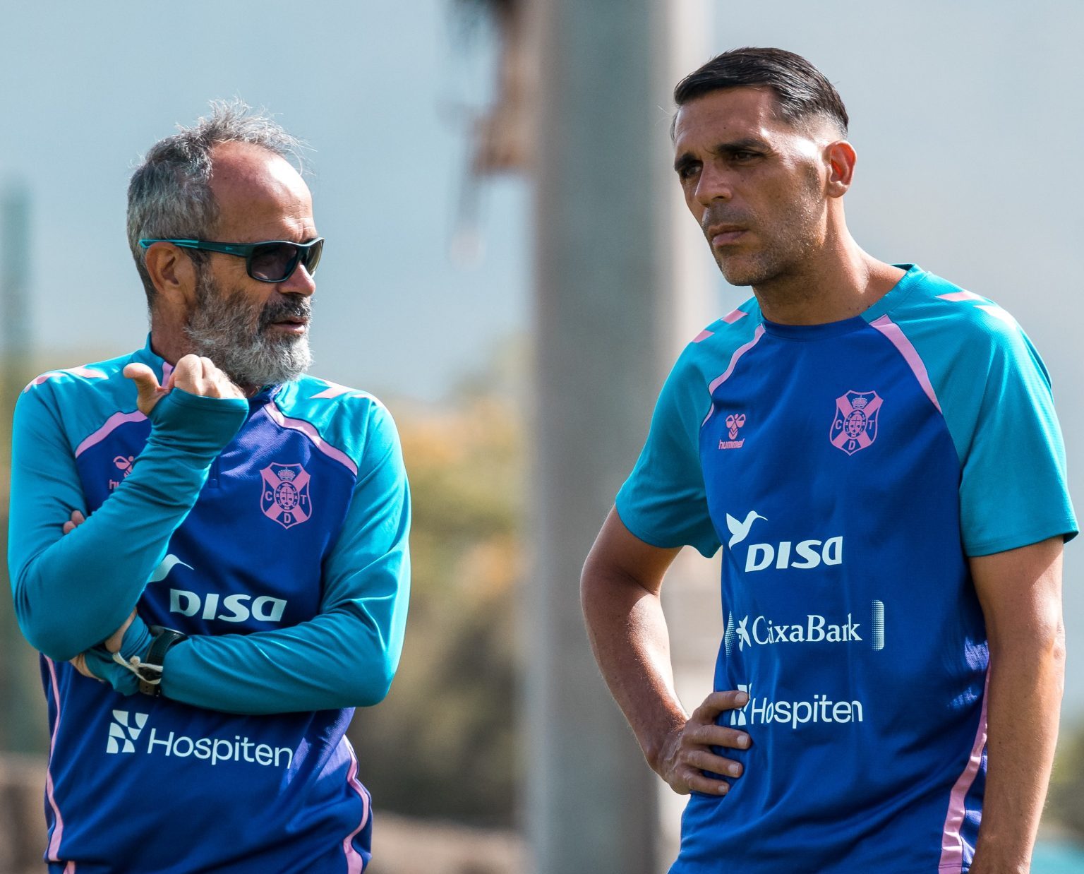 Álvaro Cervera junto a Roberto Perera (CD Tenerife)