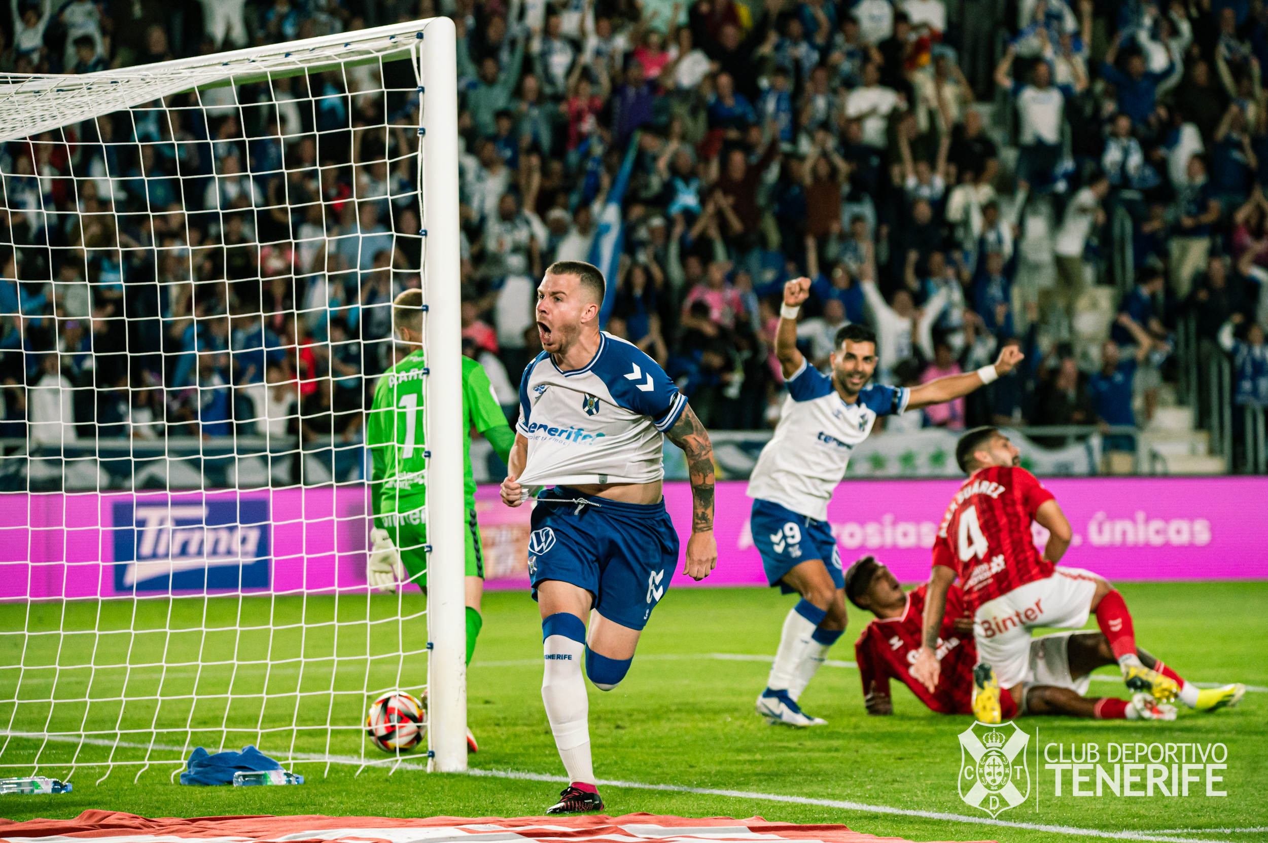 José Amo celebra su gol en el último derbi canario (CD TENERIFE/SAN ACOSTA).